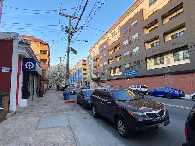 Photo - 233 Ave E