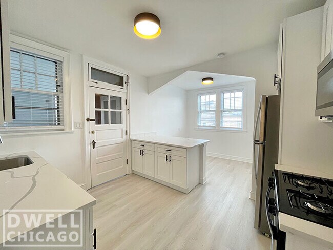 Photo - 5800 N Richmond St Unit 2