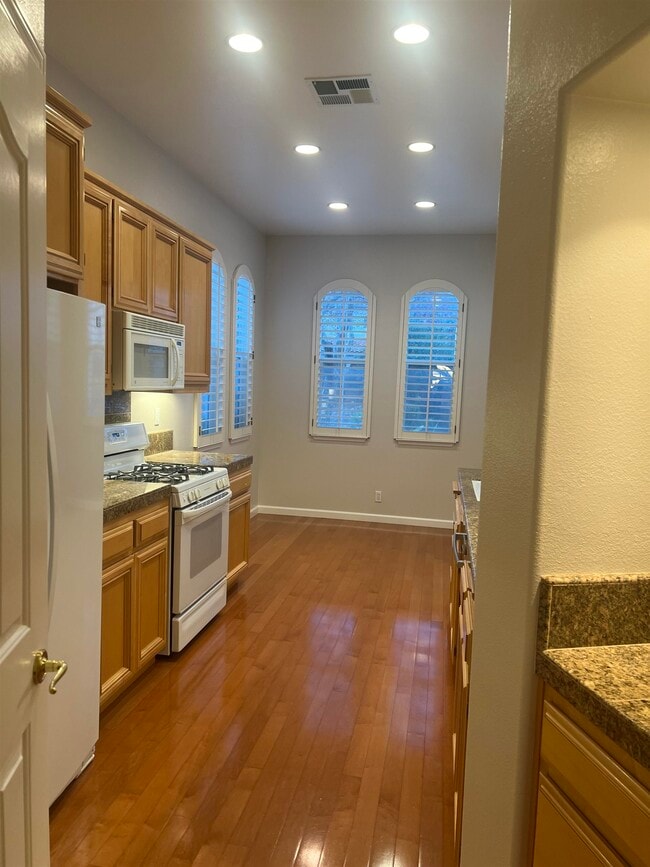 Photo - 2133 Watercress Pl