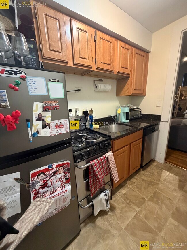 Photo - 456 Beacon St Unit 3