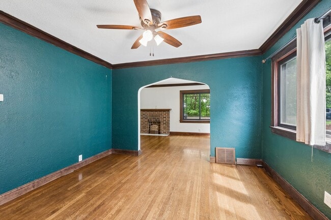 Photo - 5009 Gladstone Blvd