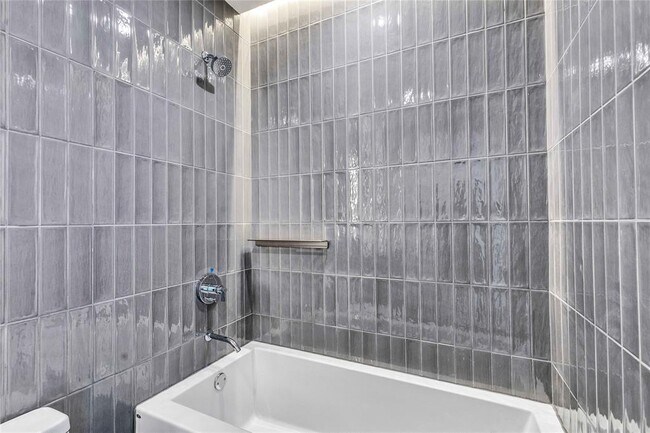 Photo - 610 Davis St Unidad 2003