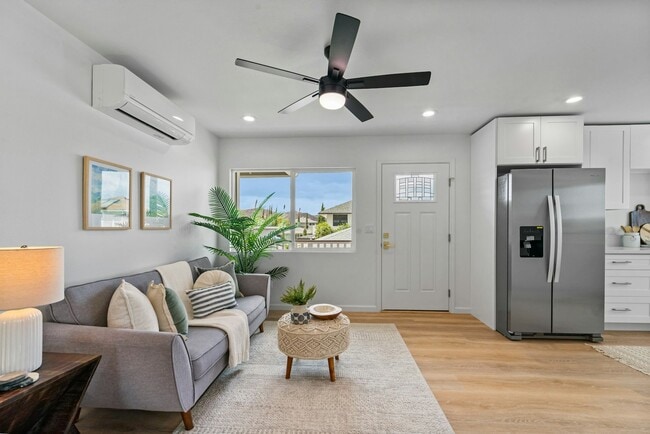 Photo - 403 Lokelau Pl