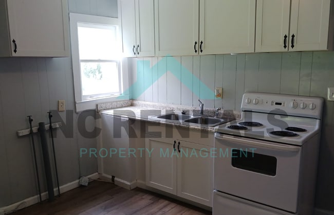 Photo - 1410 Maple St