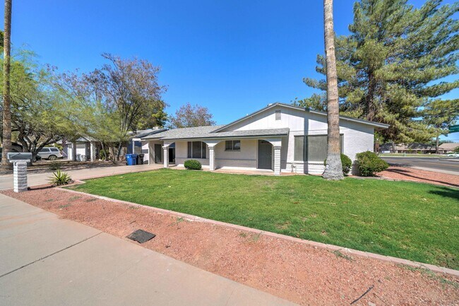 Photo - 5945 S Palm Dr