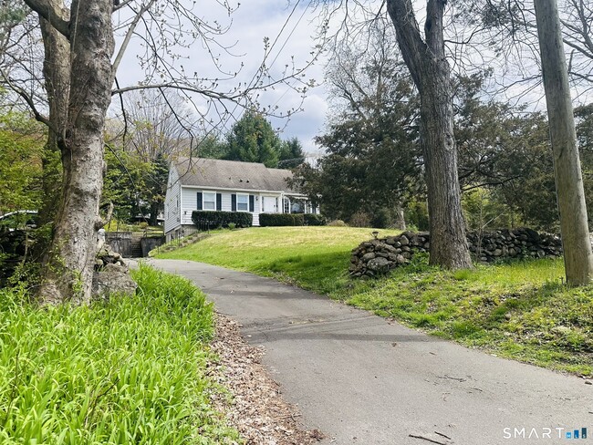 Building Photo - 37 Weed St