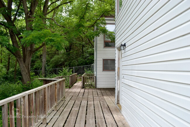 Photo - Enormous House! ~ Washer & Dryer ~