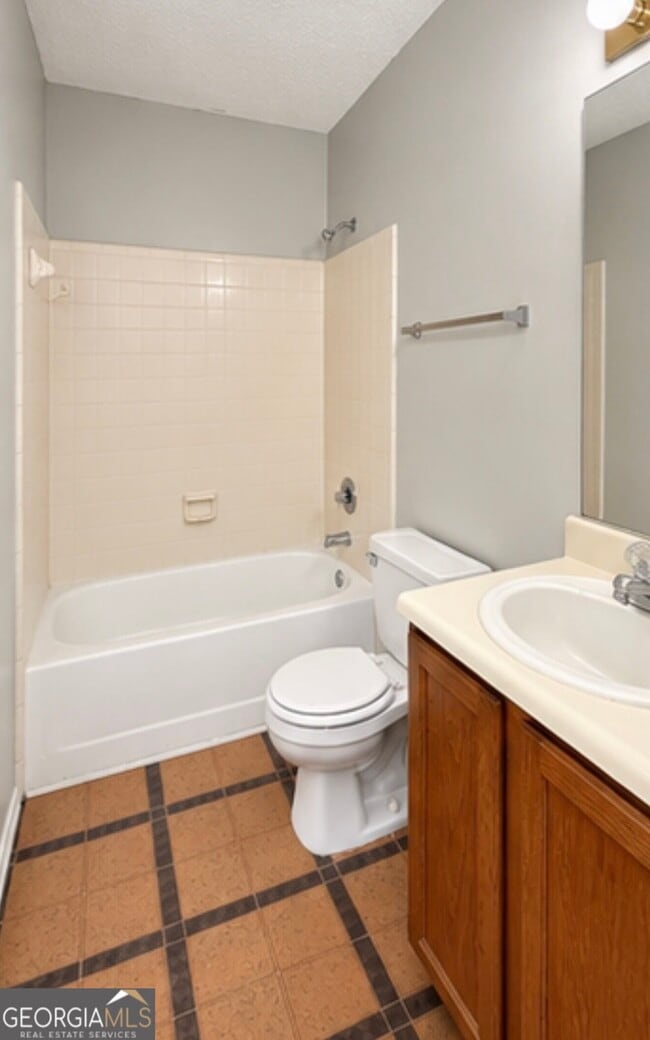 Photo - 134 Belmonte Dr SW
