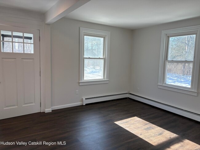 Photo - 103-105-105 Flatbush Camp Rd