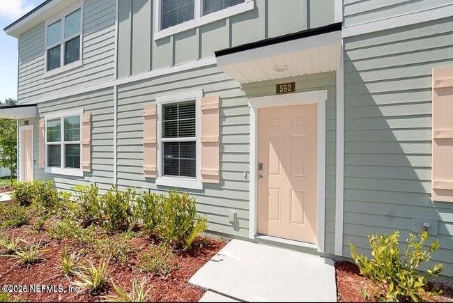 Building Photo - 592 Running Wds St