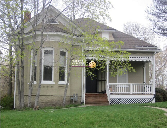 Building Photo - 1 Bedroom Avenues Apt on B Street! All Utilities Included! Unit #01