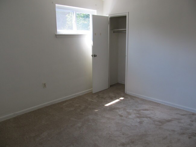 Photo - Pine Solly Apartments