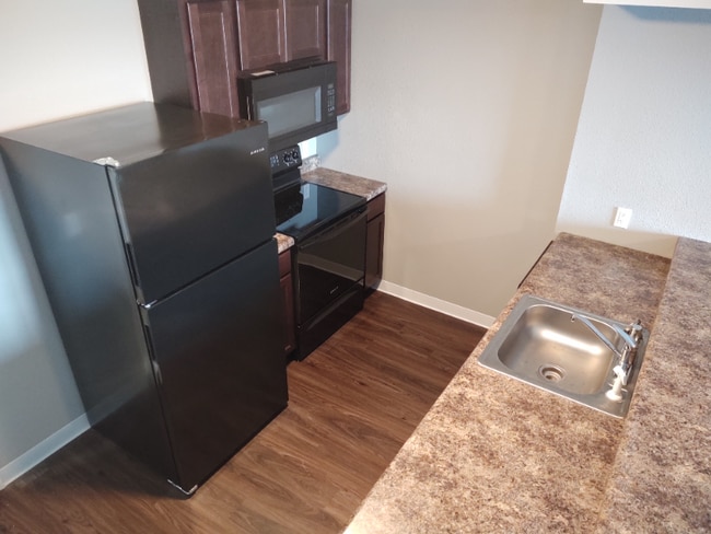 Photo - 825 Kirkwood Pkwy SW Unit 100