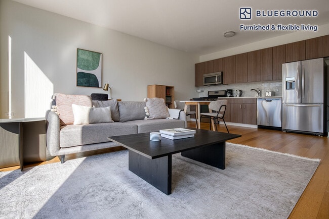 Photo - 340 E North Water St Unidad FL25-ID1001