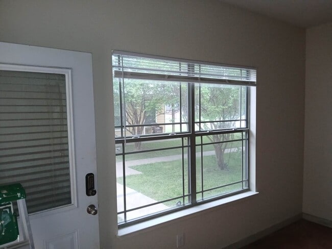 Photo - The commons at Somerville Unit 2