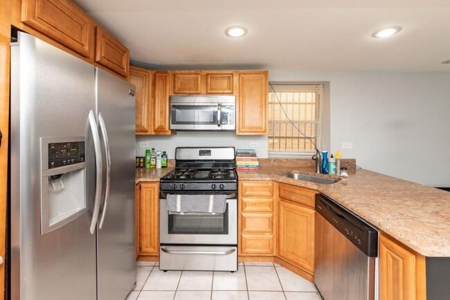 Photo - 2 bedroom in Chicago IL 60618 Unit G