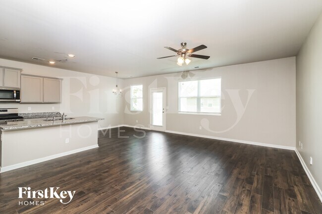 Photo - 58 Lauritsen Way