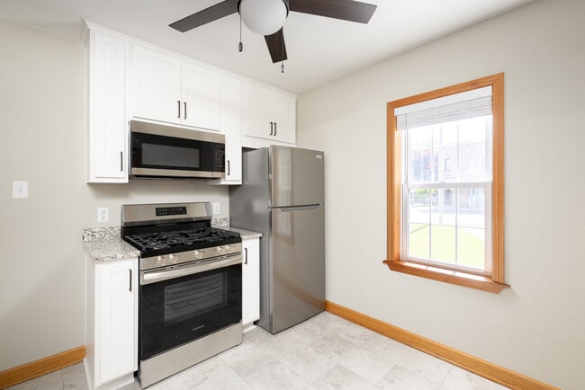Photo - 2304 E Holt Ave Unit 2304 E Holt