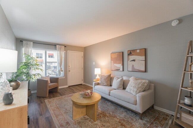 Building Photo - The Grand 1501