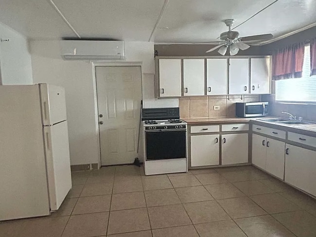 Photo - 1217 W Wabash St