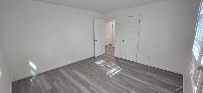 Photo - 310 Poe Ave