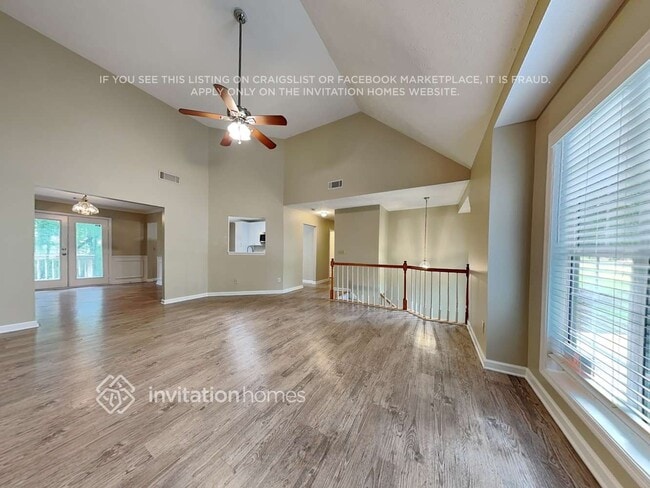 5995 Rolling Oaks Ln