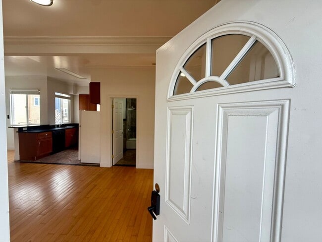 Photo - 2068 McAllister St Unit 2068