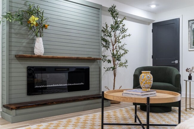 Building Photo - 201 Zabriskie St Unit 1 Rental