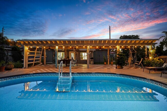 Photo - 954 NE 26th Ave