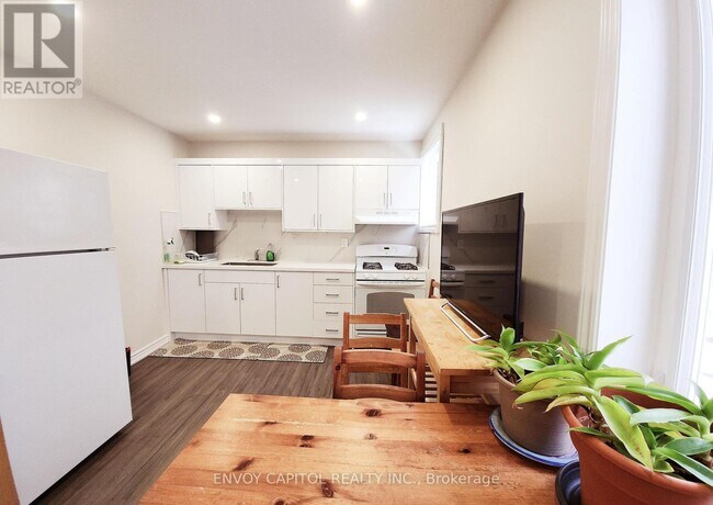 Photo - 309 Oakwood Ave