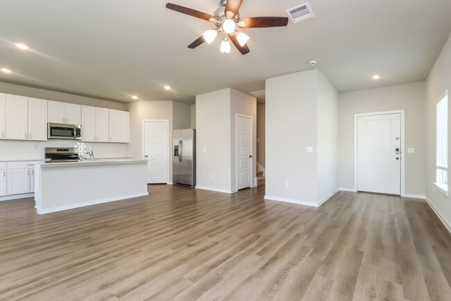 Photo - 624 Levine Ct