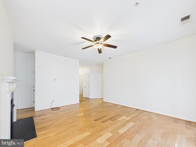 Photo - 3527 Piney Woods Pl Unit H002