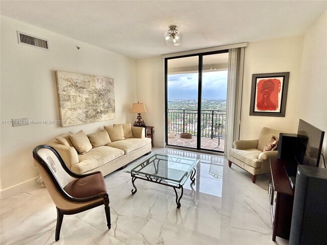 Photo - 888 Douglas Rd Condominio Unidad PH05