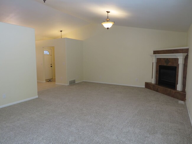 Photo - 5 Bed/ 3 Bath/ 3 Car Garage Gorgeous Executive Home in Coveted Castlewood Subdivision