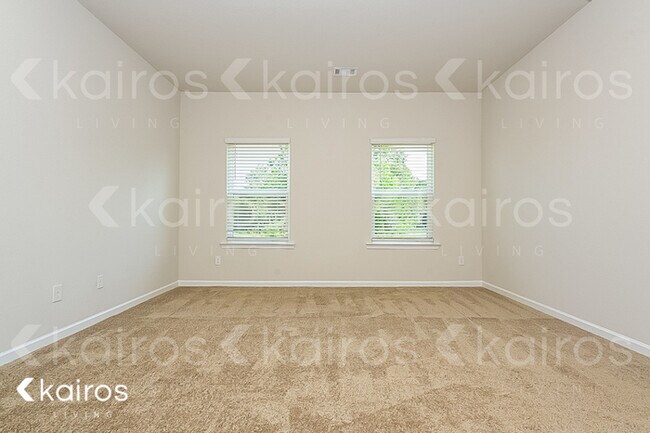 Photo - 7000 Pinehurst Way N