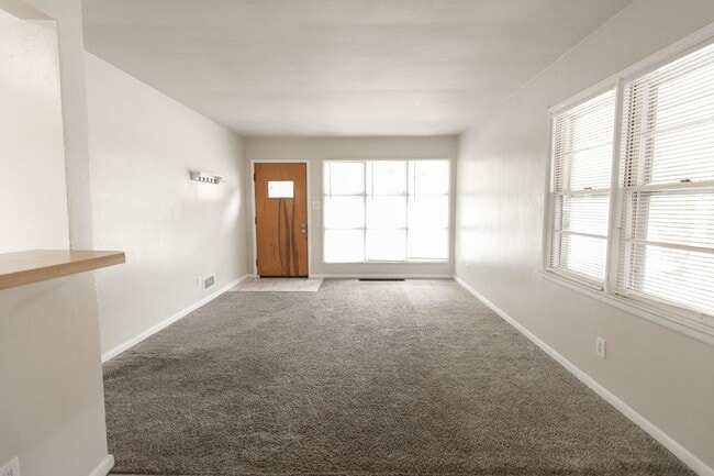 Photo - 5 Bed 2 Bath House