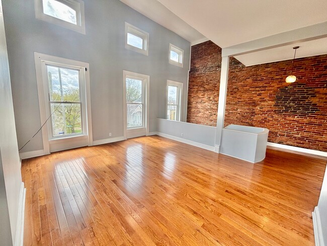 Photo - NuLu - Butchertown! Spacious 1BR in Historic District Unidad 2