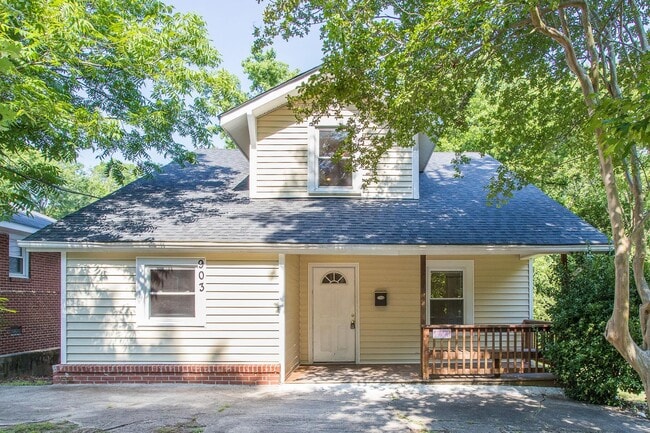Building Photo - 5 Bedroom, 3 Full Bath Home in Durham