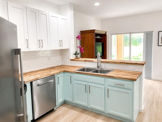 Photo - 8232 Mulligan Cir Unit A