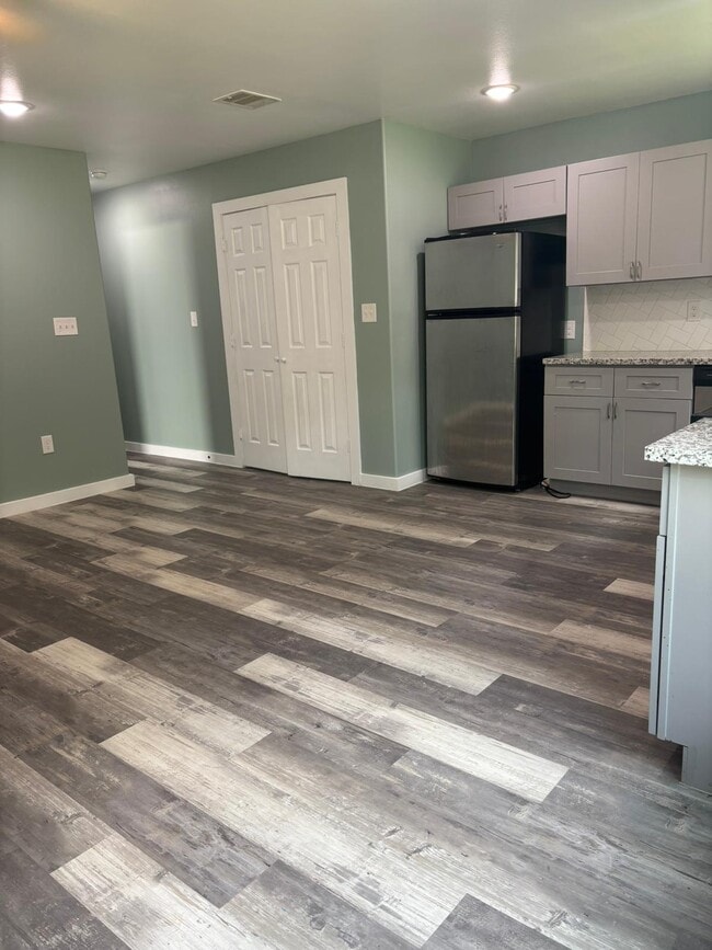 Photo - 8220 Crestview Dr