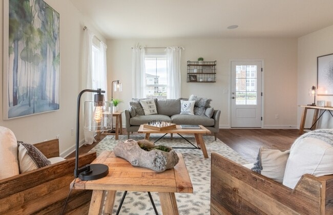 Photo - 1085 Balsam Ln