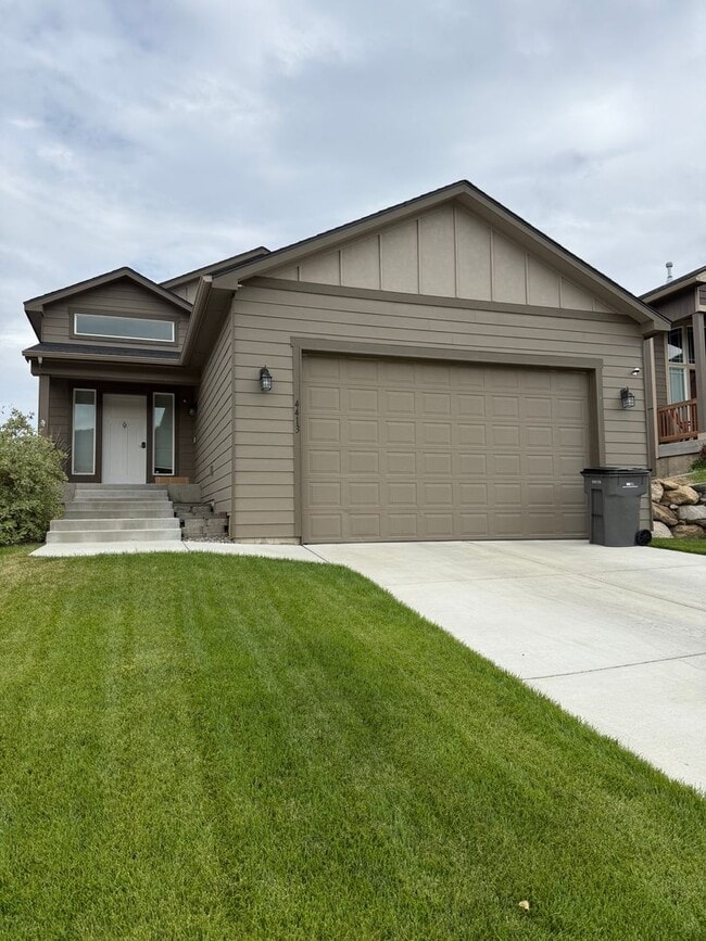 Building Photo - New Listing! Beautiful 4 Bed / 3 Bath Home...