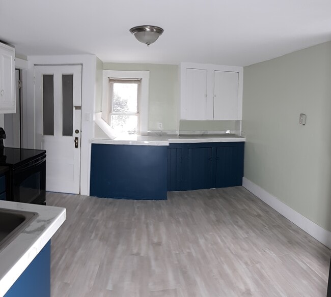 Photo - 68 Pleasant St Unit 3