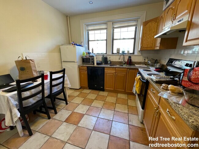 Photo - 48 Babcock St Unit 1