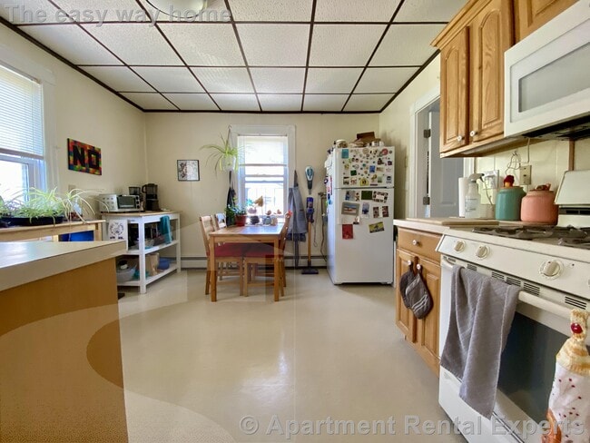 Photo - 12 Craigie St Unit #4