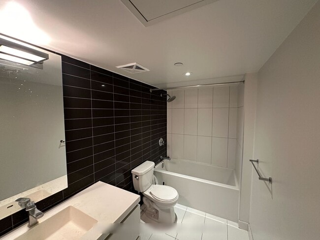 Photo - 85-1285 Queens Wharf Rd
