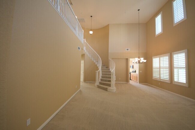 Photo - Brentwood Rose Garden 2 stories single fam...