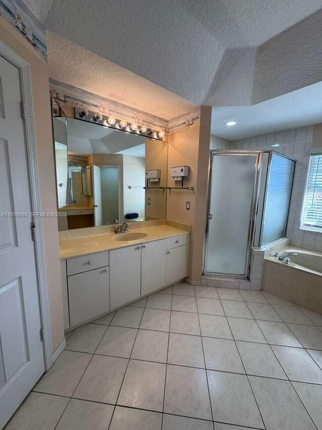 Photo - 7109 Walden Pond Ct