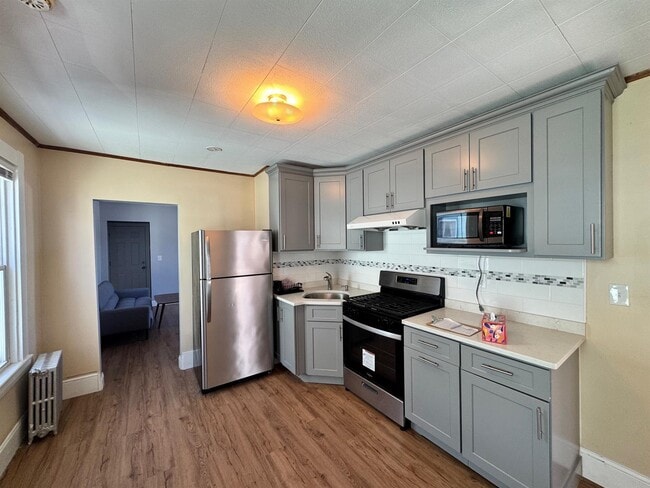 Building Photo - 24 Beacon Pl Unit 2