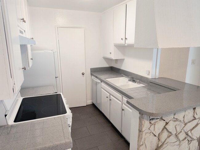 Photo - Hollywood Villa Apartments
